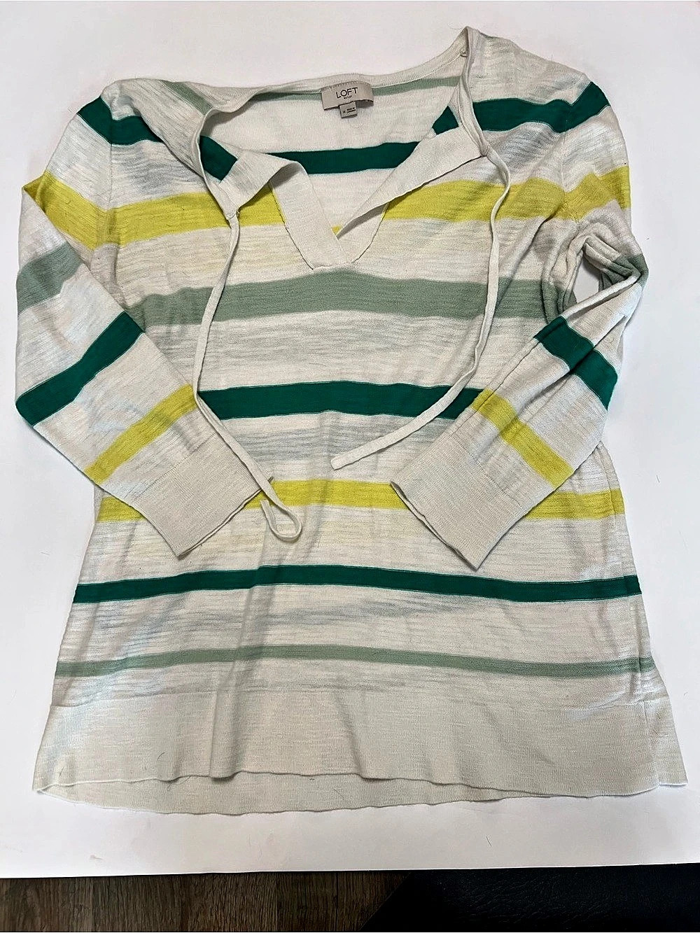LOFT Outlet Striped V-Neck Sweater in White & Green Size Medium